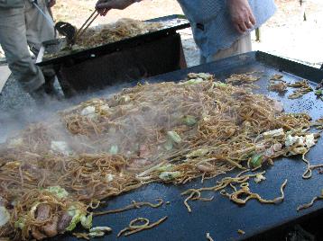 鉄板焼きそば！お肉もいっぱい！