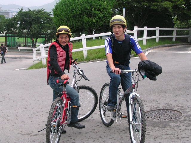 倉兼騎手とＴＯＭＩＺＡＷＡ騎手