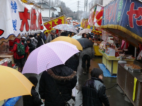 初午祭の露店.JPG