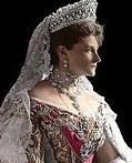 200px-Empress_Alexandra_Feodorovna_-1907_-1.jpg