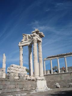 ペルガモン遺跡　アクロポリス　アテナ神殿　ギリシャ