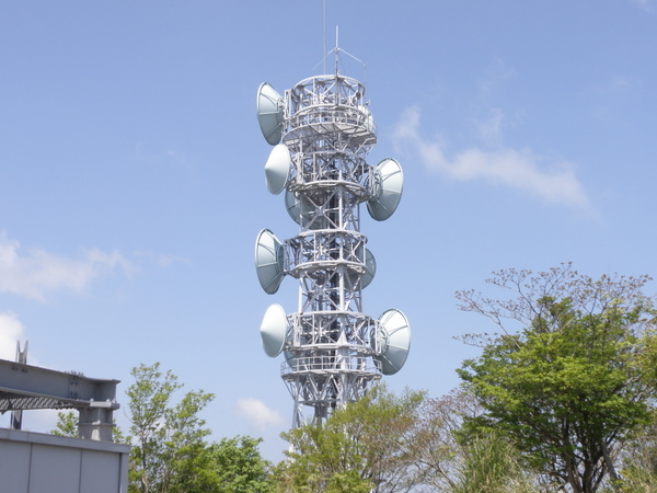 両子山　電波塔