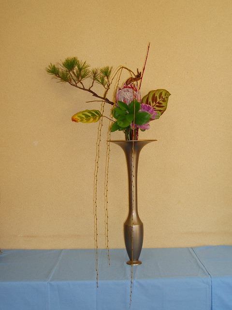 08.1.15初生けと社中展 031.jpg