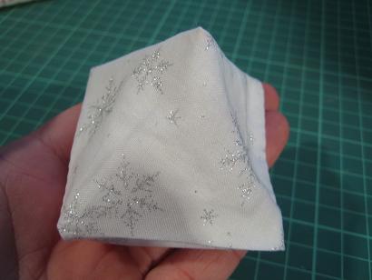 あき口から表に返したところ。