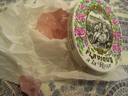 薔薇のお菓子を召し上がれ