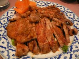ルアンタイ　焼き豚のレモンソースあえ