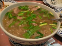 ルアンタイ　華南菜塩漬けのタイ風スープ