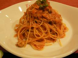 タンティサルティ　サバとアジのピリ辛トマトソーススパ