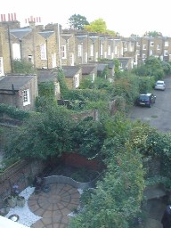 裏窓から見える風景