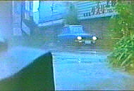 第三現場前、通過！