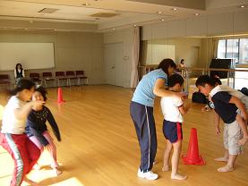 KIPS 06.10おんぶ2.JPG