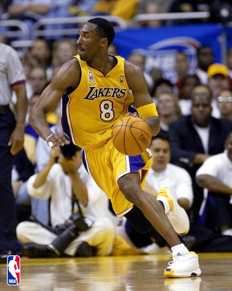 コービーブライアント　8番　NBA コービー・ブライアント アクションショット 8番