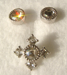 ピアスと一緒に。