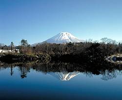 上野池からの逆さ大山-s.jpg
