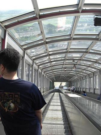 下りエスカレーター