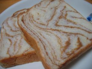 折り込み食パン（メープル）