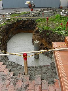 玄関横の壁基礎