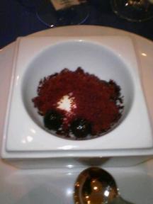 070129ブルーベリーパウダー添えのヨーグルトアイス