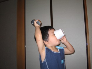 ジュース飲みながら変身