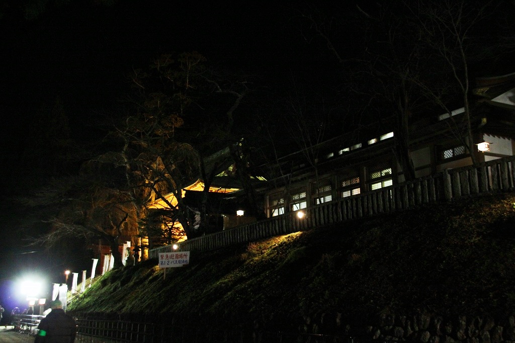 初詣を待つ塩釜神社