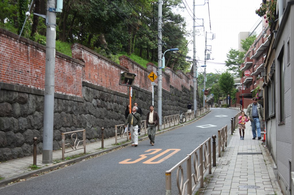 静かなる無縁坂