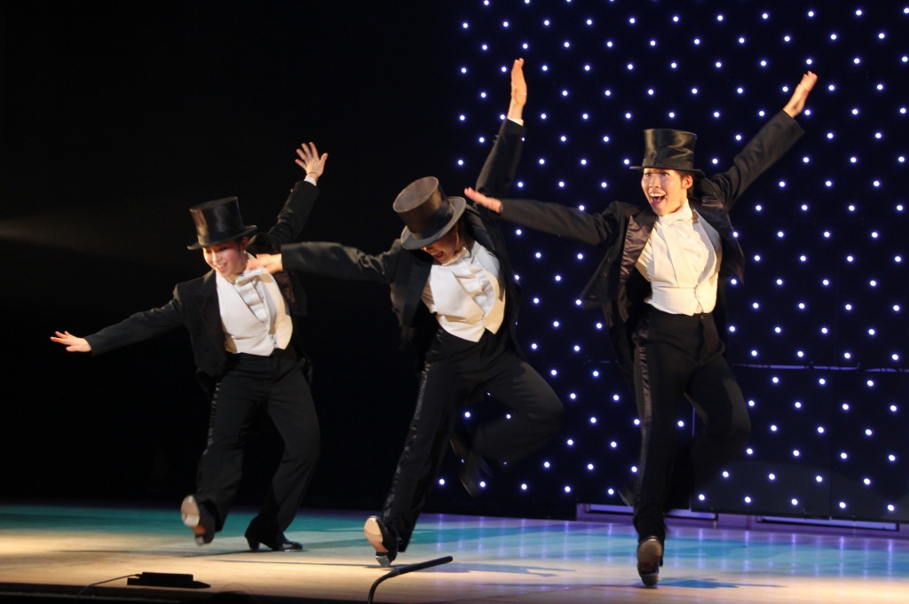 張りきり娘三人衆