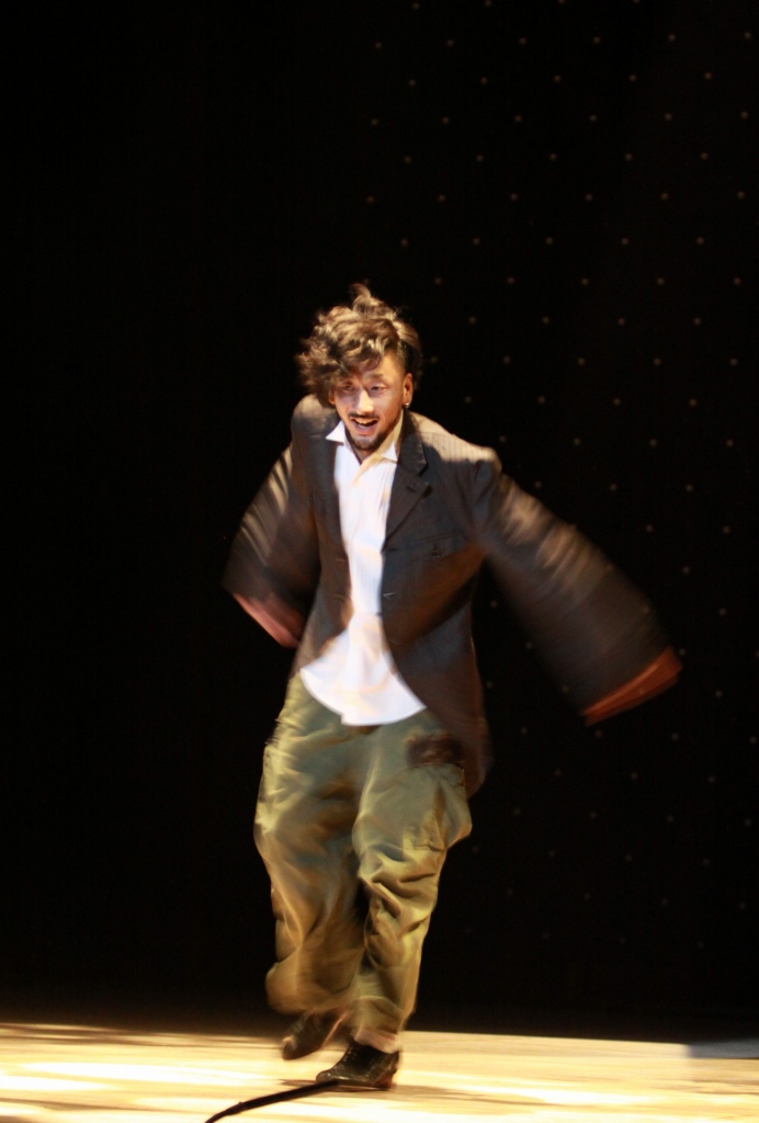 横山ちゃんのパワフルなステップ