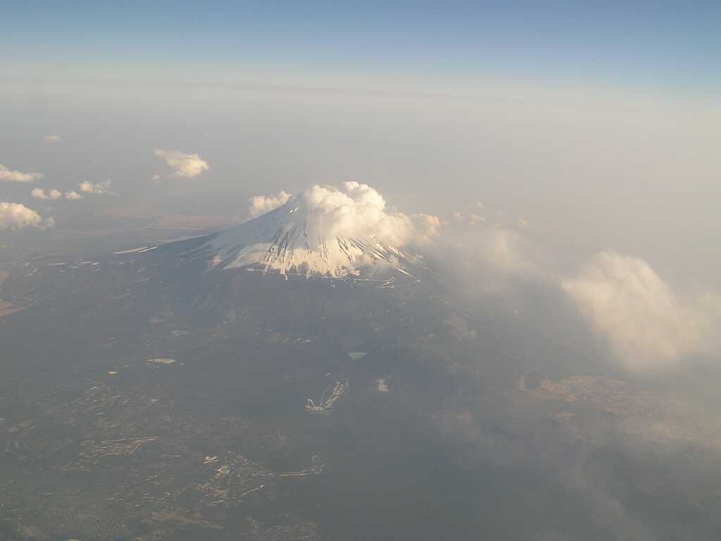 機上の富士山