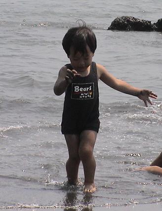 海で戯れます.JPG