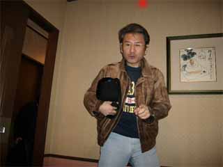 コラ、遅れるな！