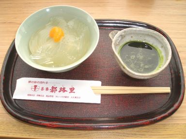 ところてん　抹茶みつ