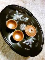 螺鈿ﾃｰﾌﾞﾙと茶器