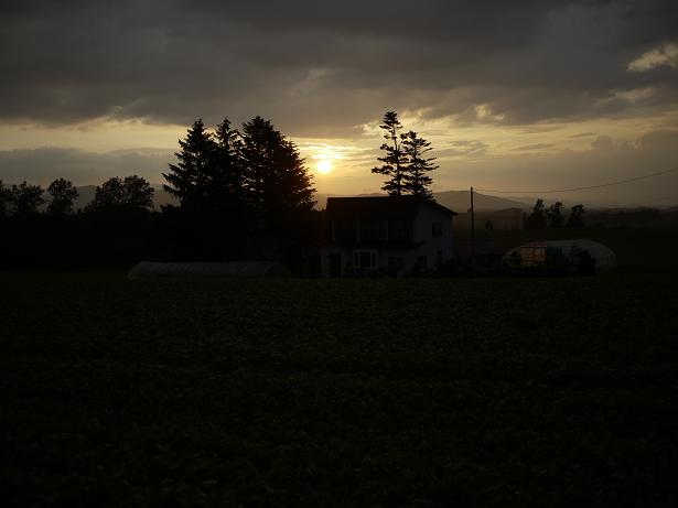 美瑛の夕焼け　.JPG