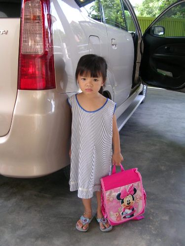 ジュンもスクールだ