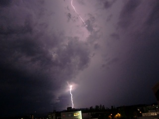 7月24日雷雲と稲妻.JPG