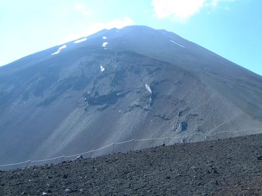 宝永山から富士山山頂を望む