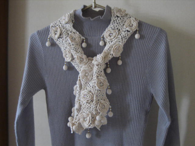 重なり花びらのストール　着