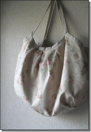 天使と花のファブリックを使いました。