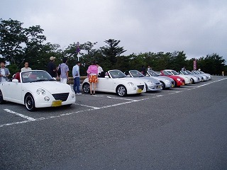 みなさんでお話中♪名刺交換やいろんな情報交換して楽しいひと時です。