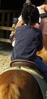 たっくん馬に乗る
