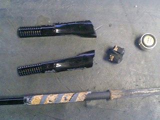 ２．リールシートの取り外し