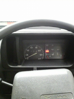 軽トラの運転席