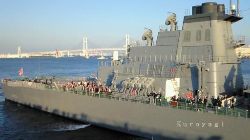 護衛艦こんごう、横浜港に接岸中！_04