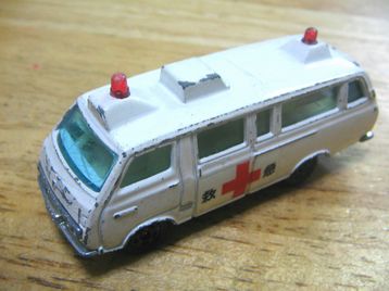 トミカ　トヨタ救急車
