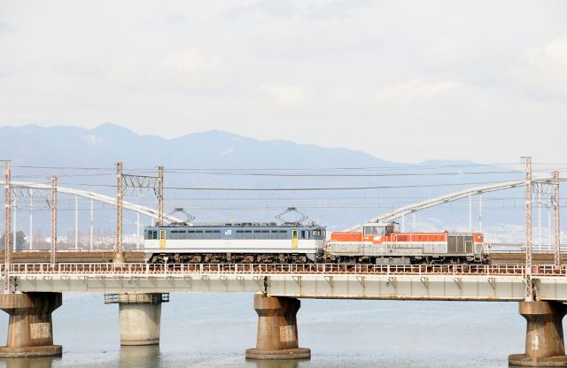 2011.2.2　8865レ　EF65-1036+DE10-1726 2