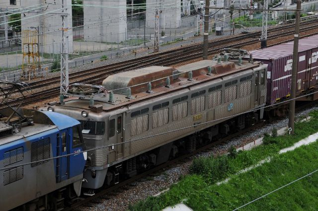 2011.6.10　2077ﾚ　EF210-2+EF81-304 2