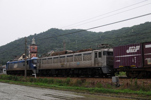 2011.6.10　2077ﾚ　EF210-2+EF81-304 4
