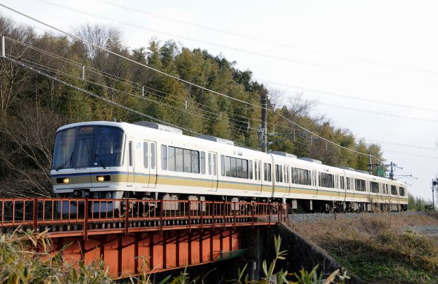 2632M　みやこ路快速　221系NA405編成