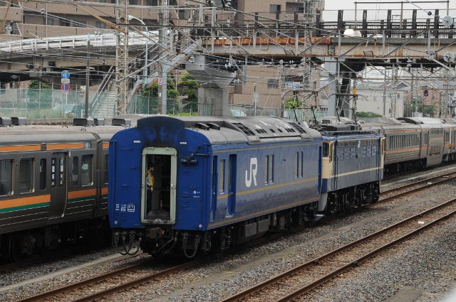 2011.6.16　試8992ﾚ　EF65-1107+カニ24 3