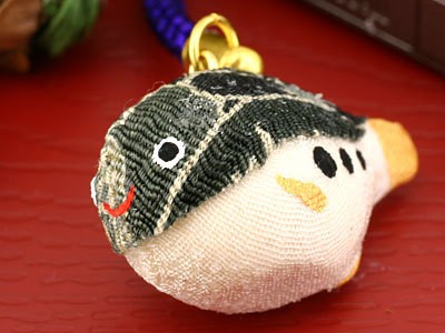 ちりめんふぐストラップ